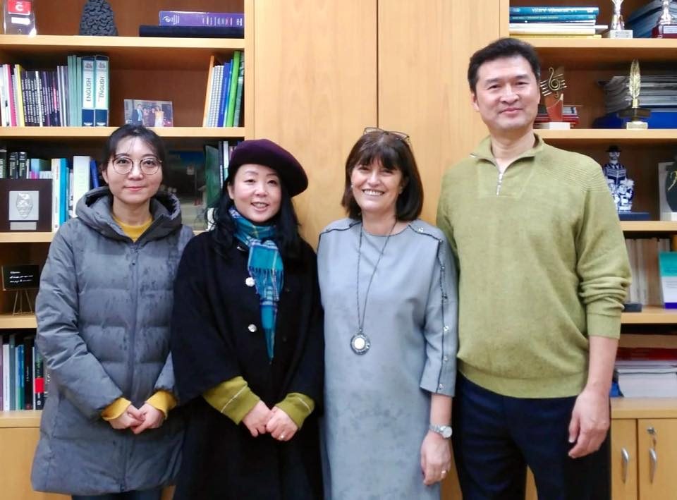 Visita de delegación de Pekín al colegio Obradoiro